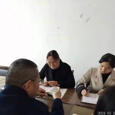 尚德中学高二语文组 召开学科组会