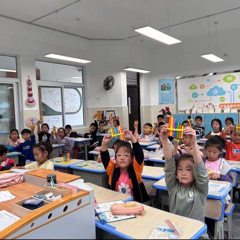 民富园小学三、四年级橙黄科学课程十月十一日