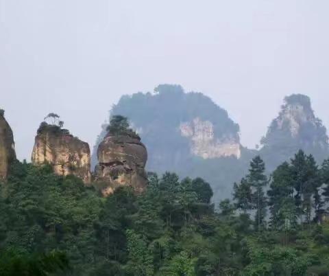 严春芳/散文的穹窿构建者——惟山穹窿体散文中的审美意象