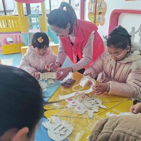 热热闹闹赏花灯     欢欢喜喜迎开学----古邳镇中心小学（低年级）元宵花灯制作展示活动