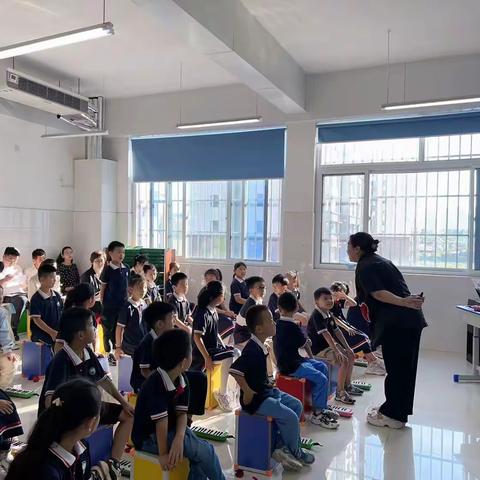 【全环境立德树人】教以共进，研以致远—启明小学综合组教研活动