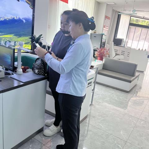 迎宾路支行“5.15打击和防范经济犯罪宣传日”反洗钱宣传活动