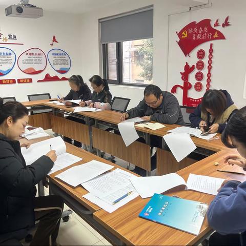 提能力 转作风—-开通巷社区党委开展干部作风能力专项知识答题