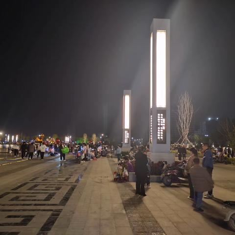 春夜畅游东明湖公园