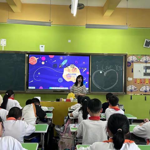 【二小.魅力家长进课堂】感恩父母教育——第二实验小学   五年级（5）班开展活动