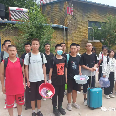 学军人风采 强自身素质——沅江市莲花塘学校321班劳动教育实践活动