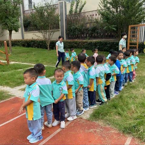 《爱上幼儿园》课程故事