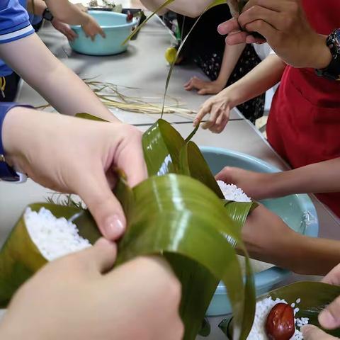 浓浓粽叶香，悠悠端午情——太原第十二中学校初二年级迎端午活动