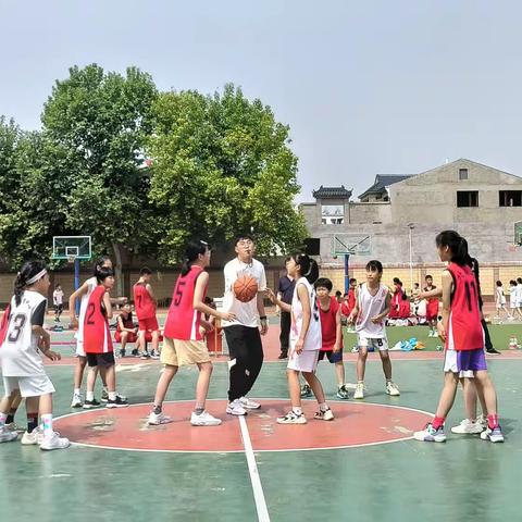 迎“篮”而上 逐梦“球”场——永壁小学承办铜冶中心校小学生篮球对抗赛