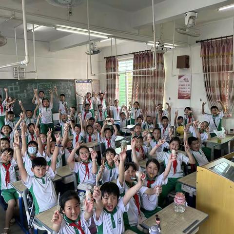 云分享，促成长—梅县扶大中心小学305班线上家长会