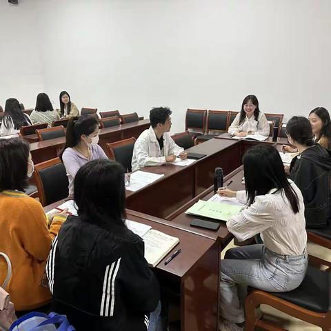 魏都区春季学期主体培训班公务员班次第二小组开展研讨会