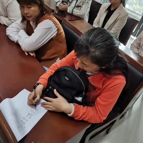 香堤湾社区党委开展“五+N”主题党日活动