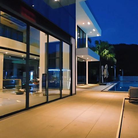 高端5房7床现代极简民宿