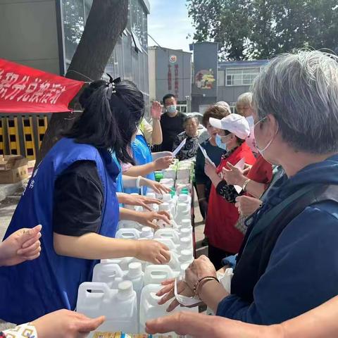 【城管进社区】“路长制”宣传提升精细化管理水平