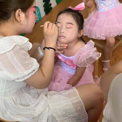 “欢乐童年，精彩无限”———曹溪中心幼儿园第三届六一文艺汇演