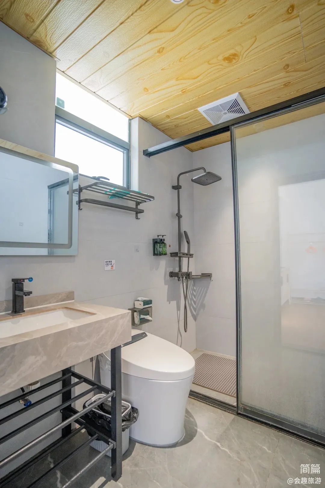 【沃然山居民宿】B栋11房22床|山涧民宿·山泉水滑梯泳池·独立KTV·户外草坪团建场地·会议室