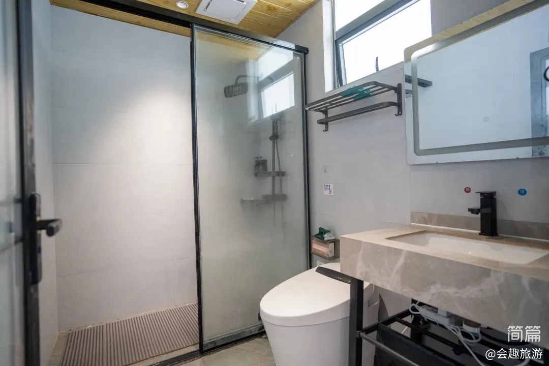 【沃然山居民宿】B栋11房22床|山涧民宿·山泉水滑梯泳池·独立KTV·户外草坪团建场地·会议室