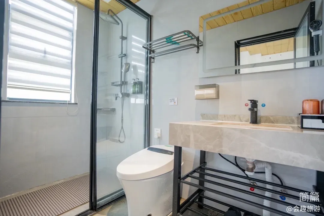 【沃然山居民宿】B栋11房22床|山涧民宿·山泉水滑梯泳池·独立KTV·户外草坪团建场地·会议室