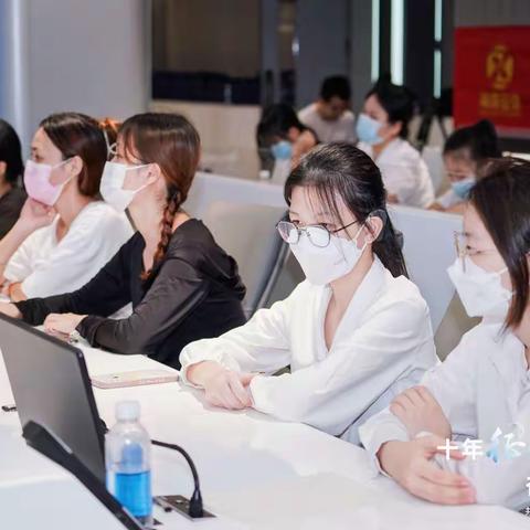 海南省征信有限公司、中国人民银行海口中心支行、复兴城党委联合举办征信知识宣传走进园区活动