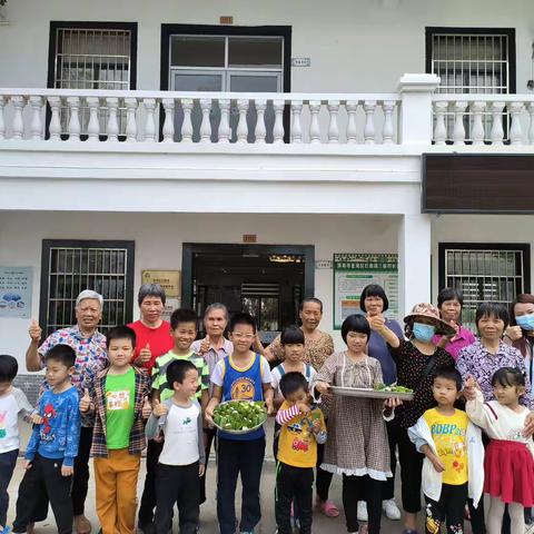 “弘扬传统文化，传承美食技艺”--三板村长幼共融本土美食制作活动。