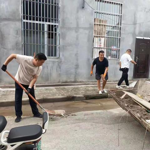 苦着村民的苦,乐着村民的乐,