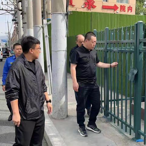 市城管督察支队对我市城市管理工作进行督导检查