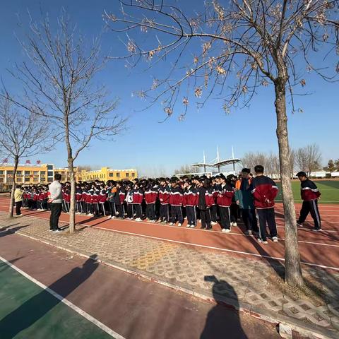 兴趣引领 全面发展——梁山县经济开发区初级中学八年级课后服务兴趣小组活动