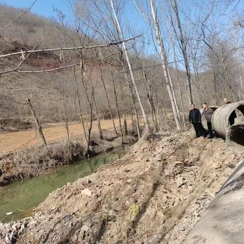 【铜川市印台区慈善暨扶贫协会】印台区慈善协会会同区民政局集中勘察确定慈安便民桥选址