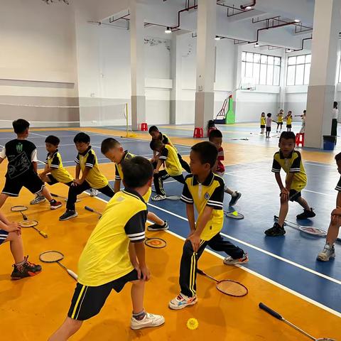 增城区开发区一小周二羽毛球班