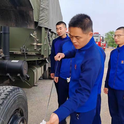 2023年陕西省消防总队消防车驾驶员复训培训班工作纪实（二十六）开展车辆检查维护保养工作