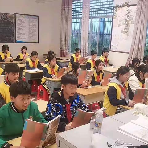 诵读经典，沐浴书香