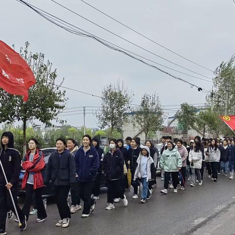 传承红色基因 清明祭英烈----朝歌街道办初级中学开展祭英烈活动