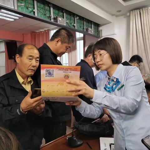 “加强反诈宣传 筑牢反诈阵地”沂南农行青驼支行在行动