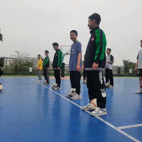 快乐足球，飞翔在草根的舞台