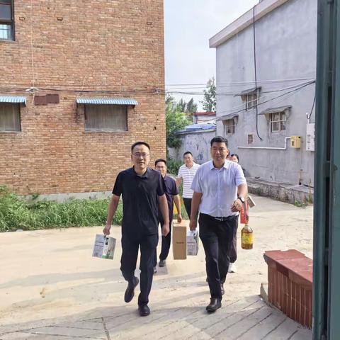 “八一”慰问暖人心  致敬老兵显真情