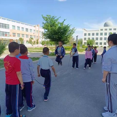 课后服务助“双减” 五育课程提素养——一六三团中学课后服务特色活动