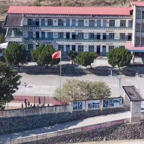 初夏酥雨润人心         送教送情绽芳华——西城中心小学到七尺小学开展送教下校活动