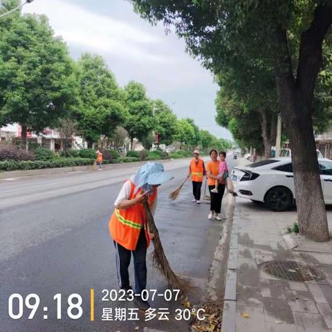 六指街道开展“武汉以我为荣 小行大爱 ”清洁家园