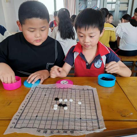 【北固城小学】趣味横生——记三年级五子棋特色社团活动