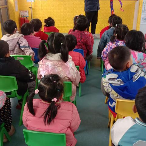 不负春光，童年“筝”好。碁山镇三庄幼儿园风筝节活动。