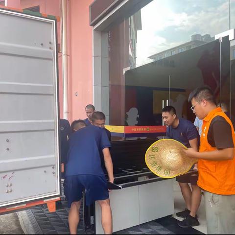 环资公司“小货郎”绿色回收进机关