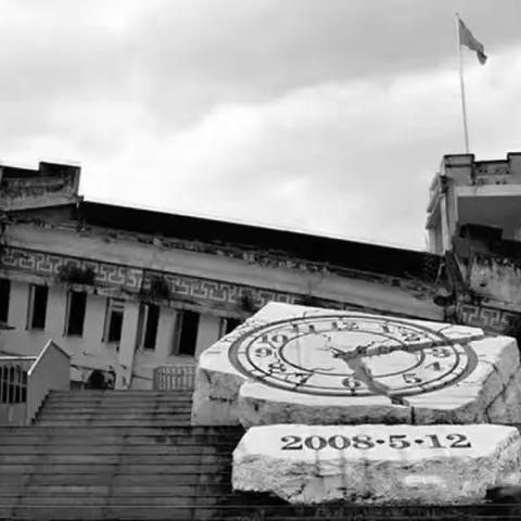 祥谦中心幼儿园：【安全直通车】防灾减灾 安全“童”行——防震应急疏散演练