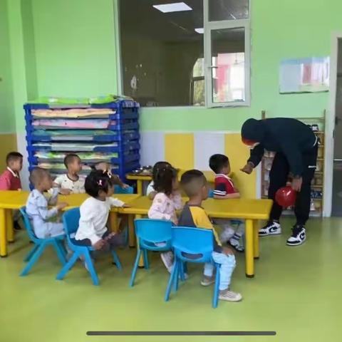 清华幼儿之家幼儿园:防拐骗实操演习：