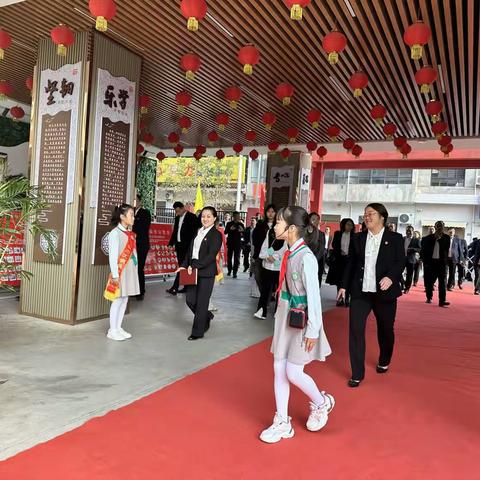 交流观摩“看比评” 研讨分享共提升—区中小学幼儿园“看比评”现场观摩暨教育教学工作（实验一小观摩点）活动纪实