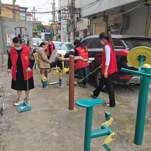 双龙社区开展周五清洁活动