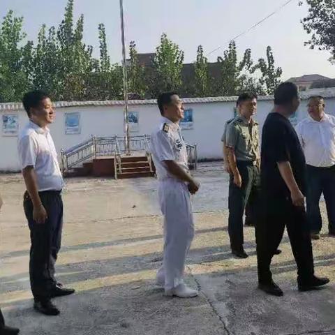 尊师重教，心系教育     光山县人武部教师节慰问帮扶小学教师