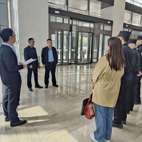 山大路街道防非专班联合多部门开展“净楼扫街”专项行动