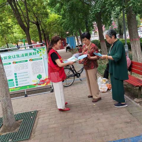 龙塔街道南街社区：强化安全意识  守护“舌尖上”的健康