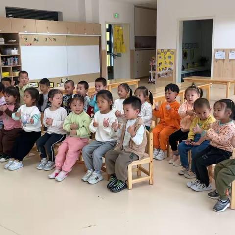 “喜迎国庆，祝福祖国”逸景幼儿园小二班国庆活动