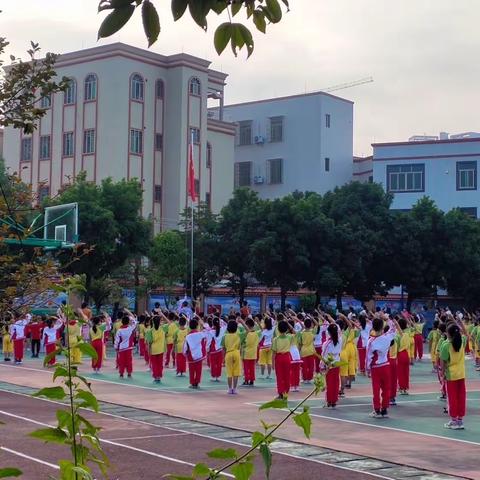 “传递温情，献出一份爱心”——茂名市茂南区高山镇文岭小学爱心捐款活动